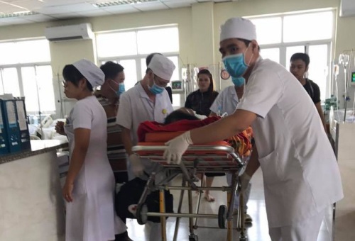 Người nhà bệnh nhân tố bệnh viện tắc trách ảnh 1